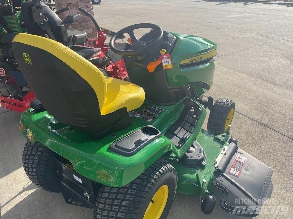 John Deere X380 Компактни трактори