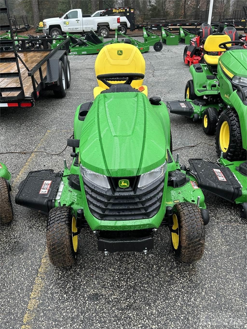 John Deere X390 Компактни трактори