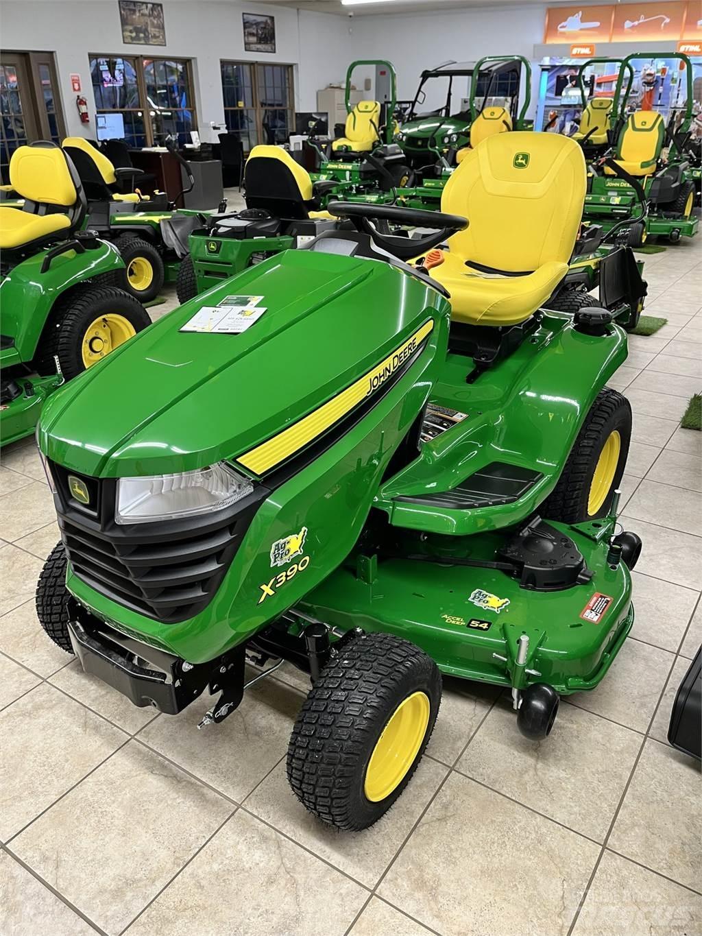 John Deere X390 Компактни трактори