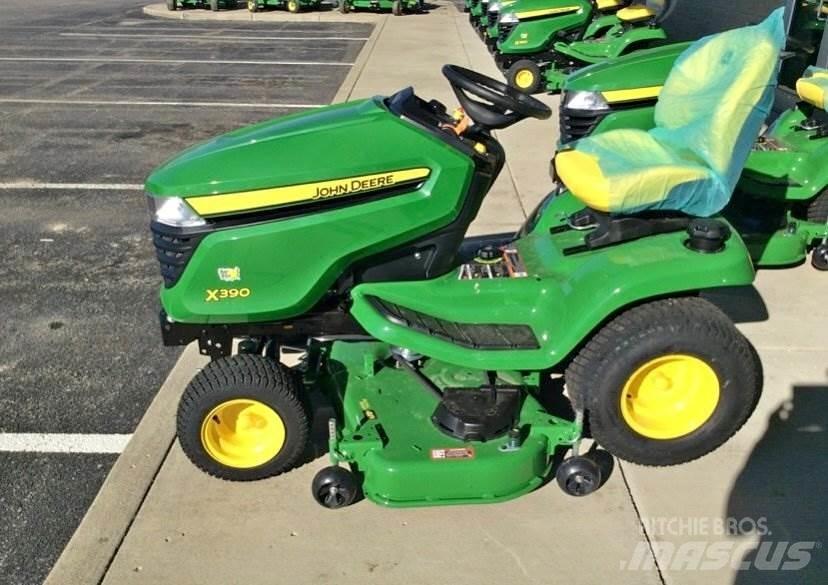 John Deere X390 Компактни трактори