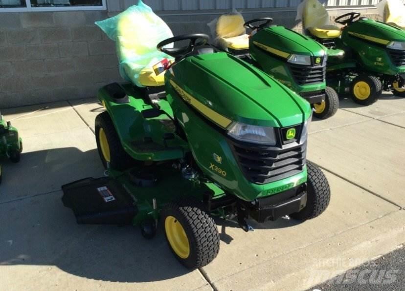 John Deere X390 Компактни трактори