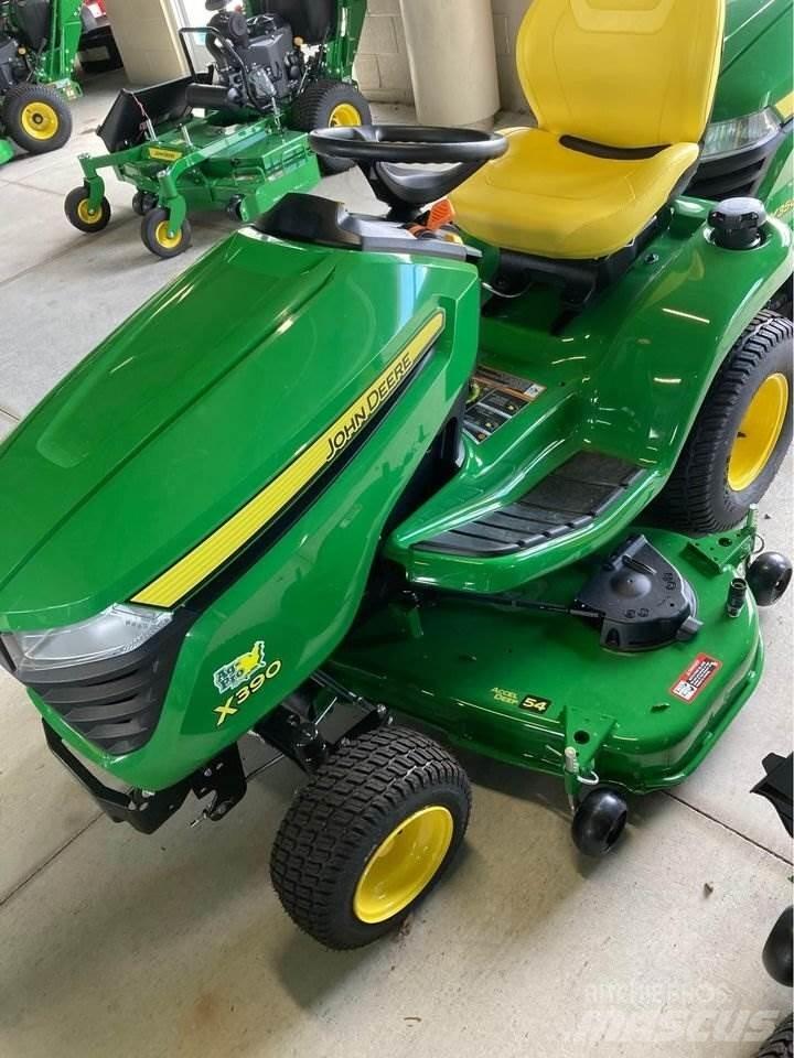 John Deere X390 Компактни трактори