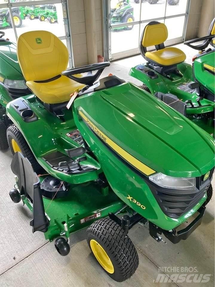John Deere X390 Компактни трактори