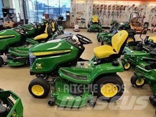 John Deere X390 Компактни трактори