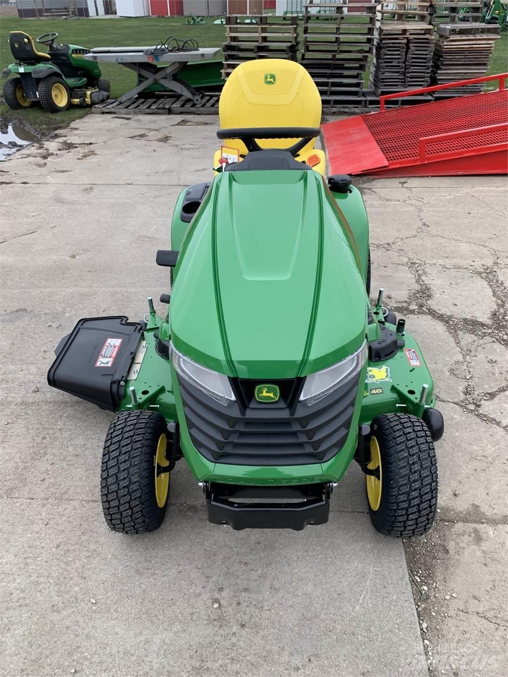 John Deere X390 Компактни трактори