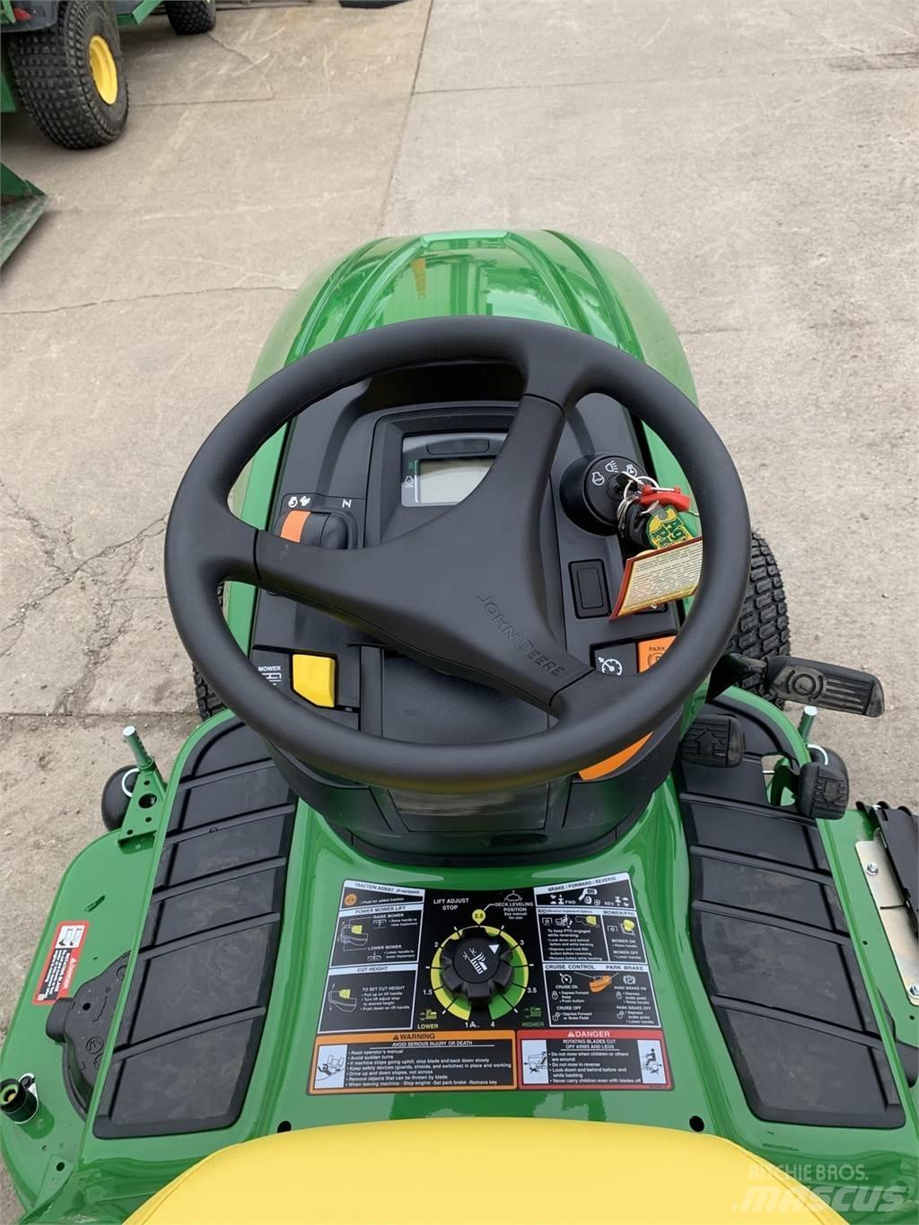 John Deere X390 Компактни трактори