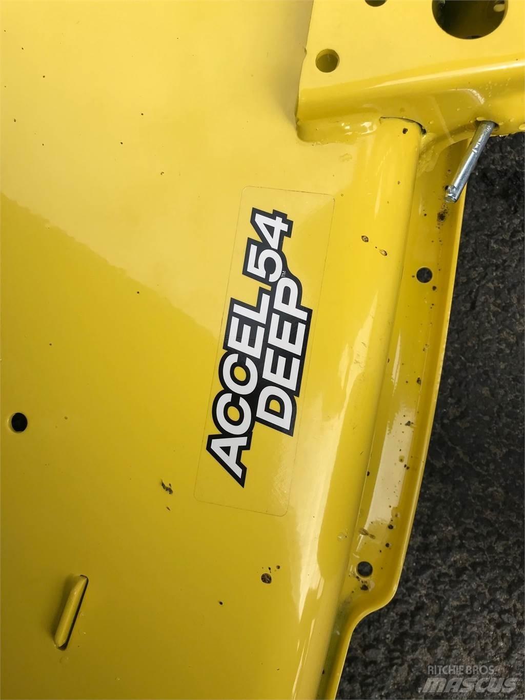 John Deere X570 Компактни трактори