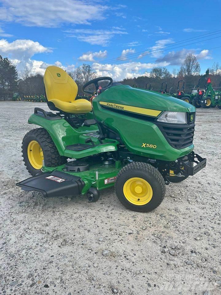 John Deere X580 Компактни трактори