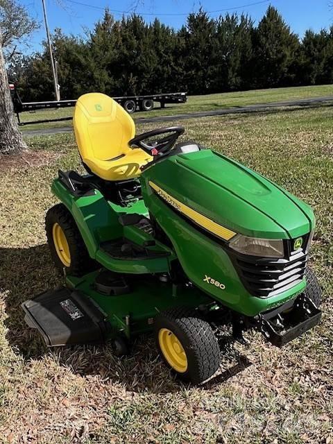 John Deere X580 Компактни трактори