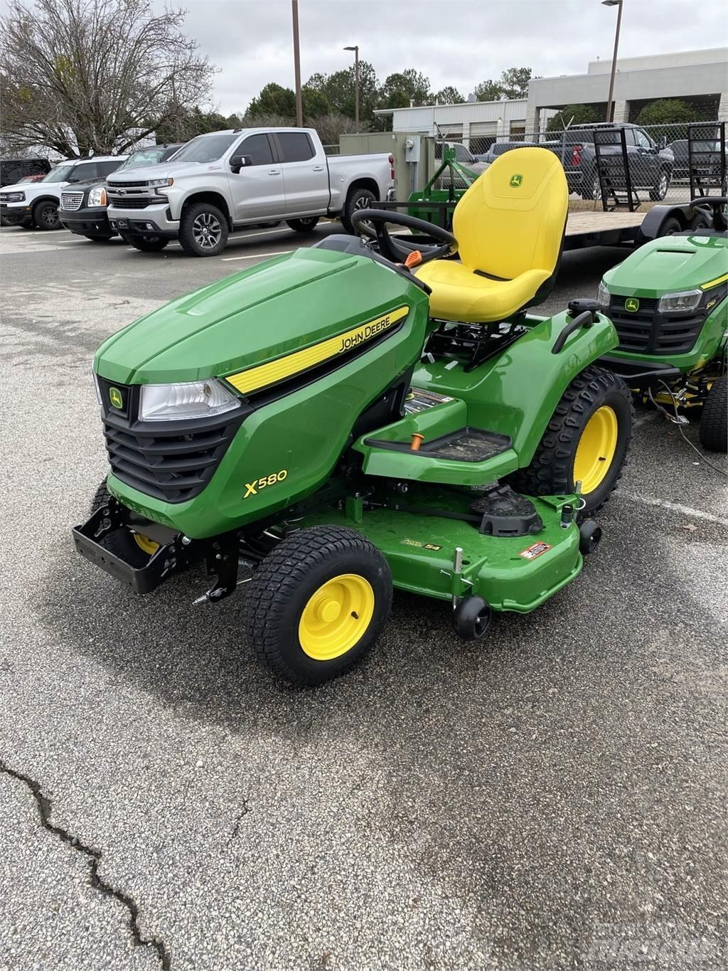 John Deere X580 Компактни трактори