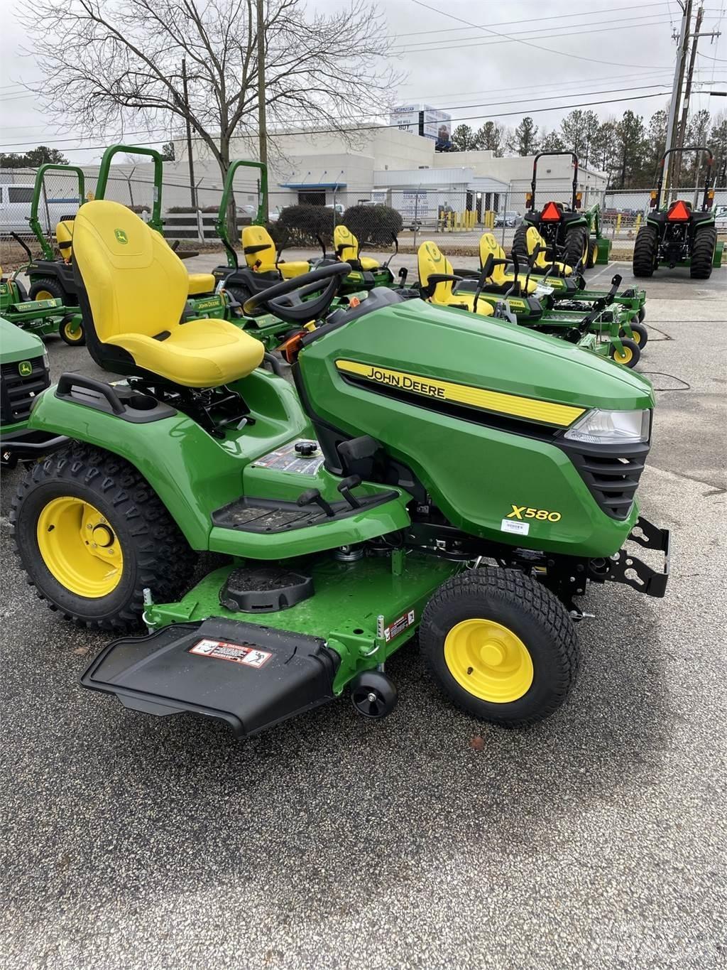 John Deere X580 Компактни трактори