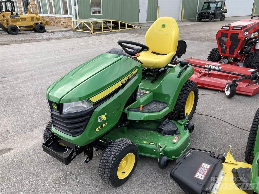 John Deere X580 Компактни трактори