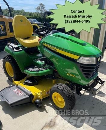 John Deere X580 Компактни трактори
