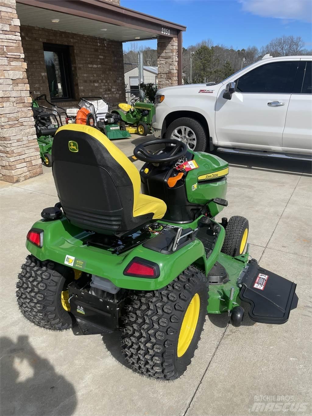 John Deere X590 Компактни трактори