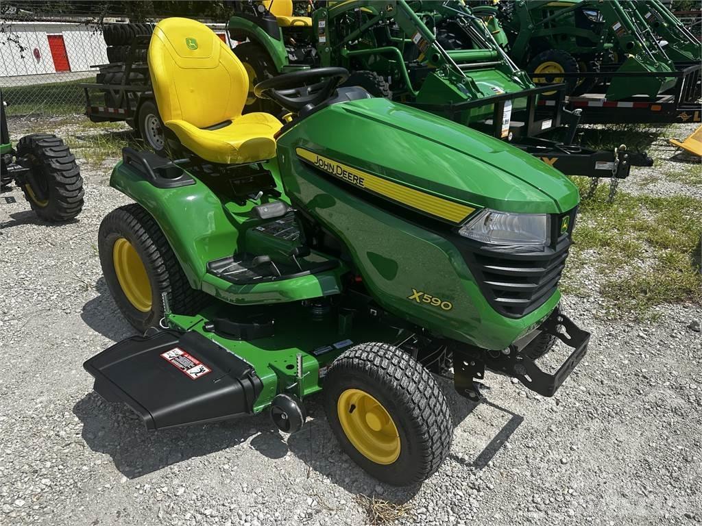 John Deere X590 Компактни трактори