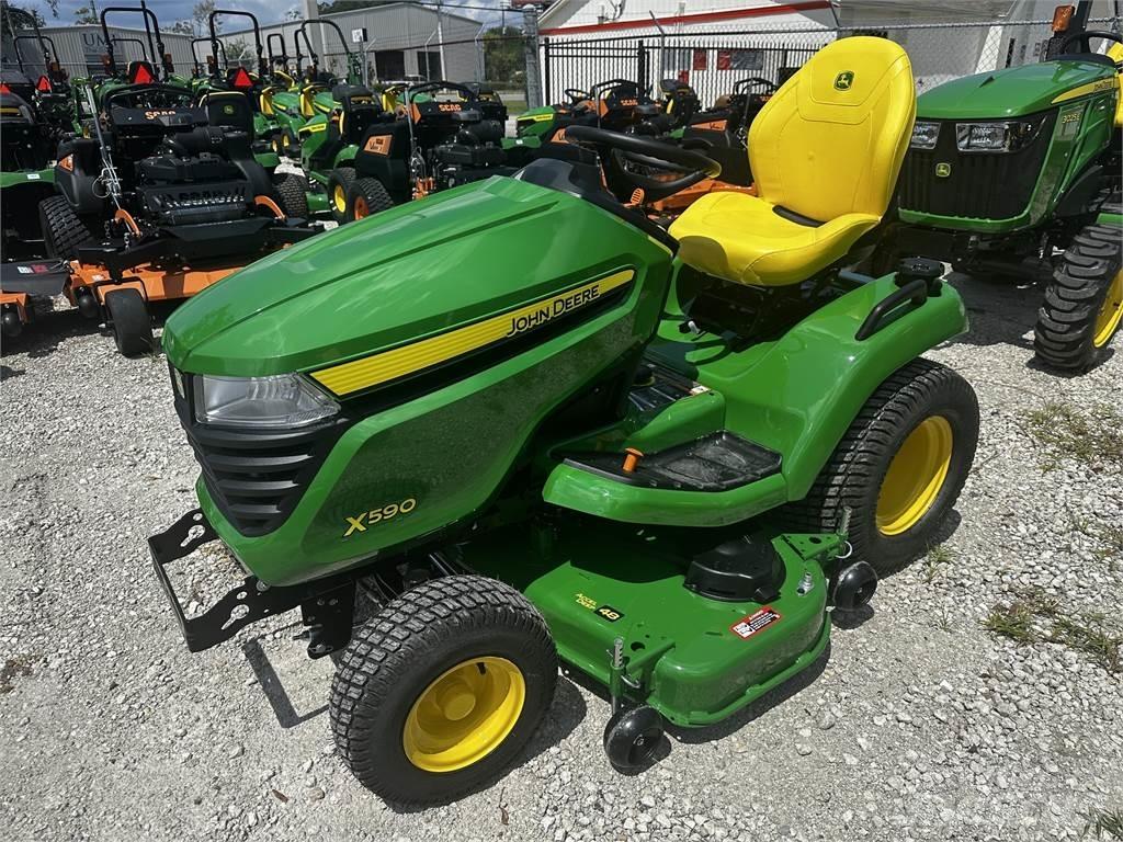 John Deere X590 Компактни трактори