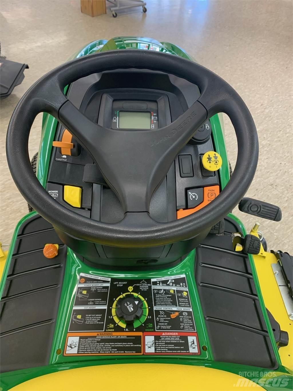 John Deere X590 Компактни трактори