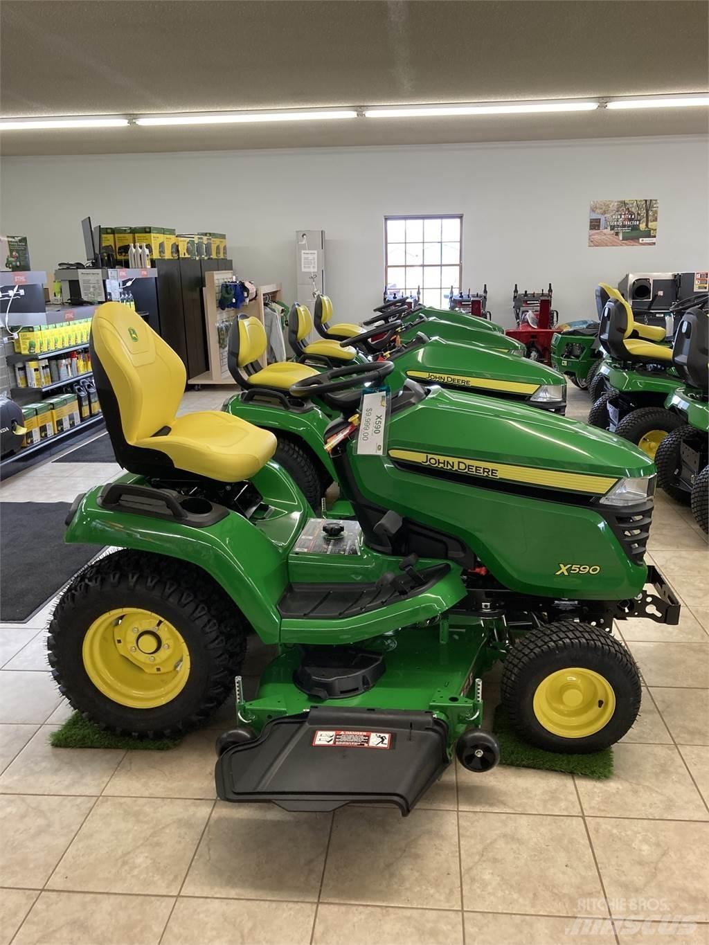 John Deere X590 Компактни трактори