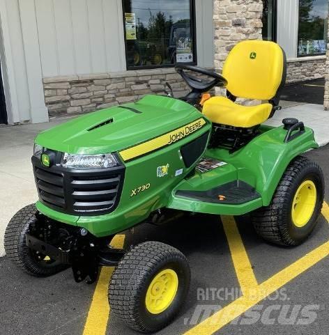John Deere X730 Компактни трактори