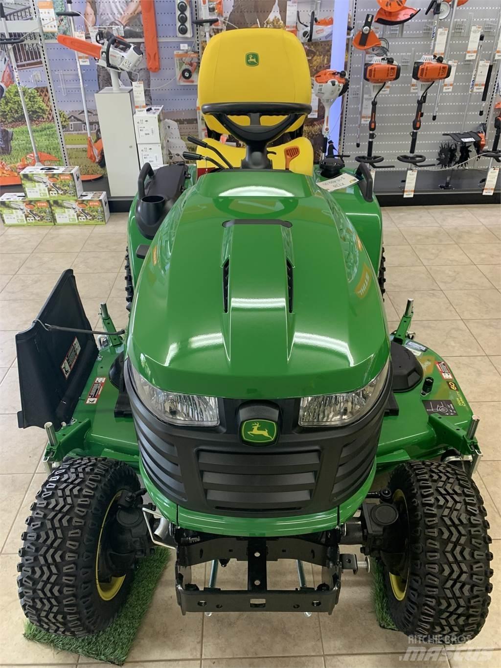 John Deere X738 Компактни трактори