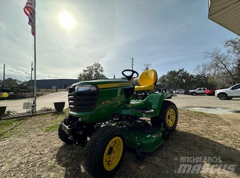 John Deere X739 Компактни трактори