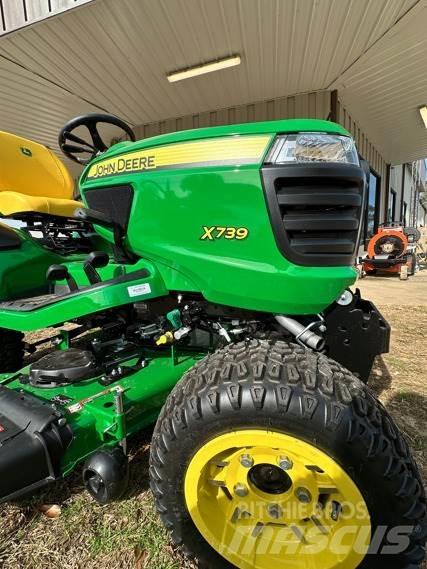 John Deere X739 Компактни трактори