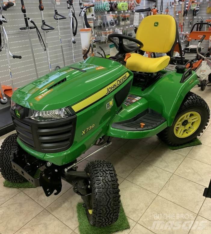 John Deere X739 Компактни трактори