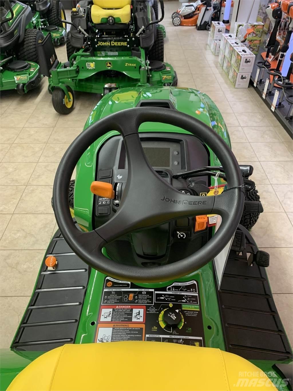 John Deere X739 Компактни трактори