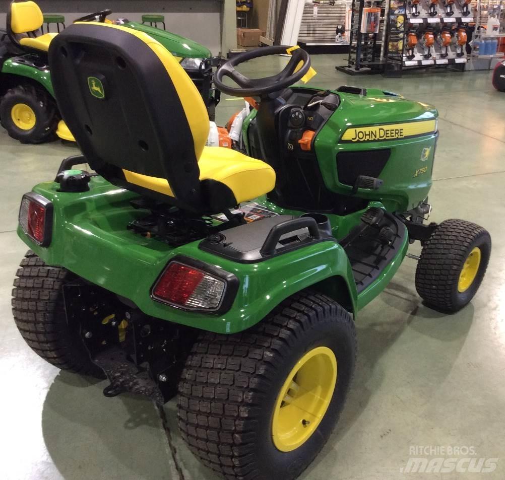 John Deere X750 Компактни трактори