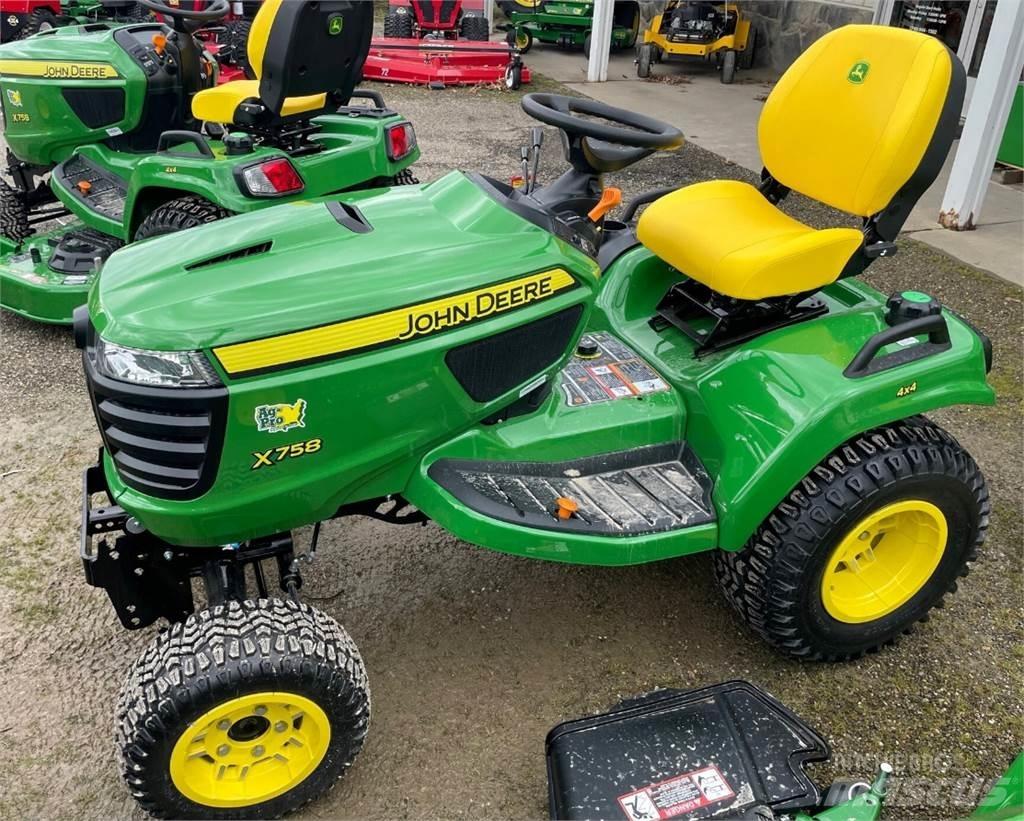 John Deere X758 Компактни трактори