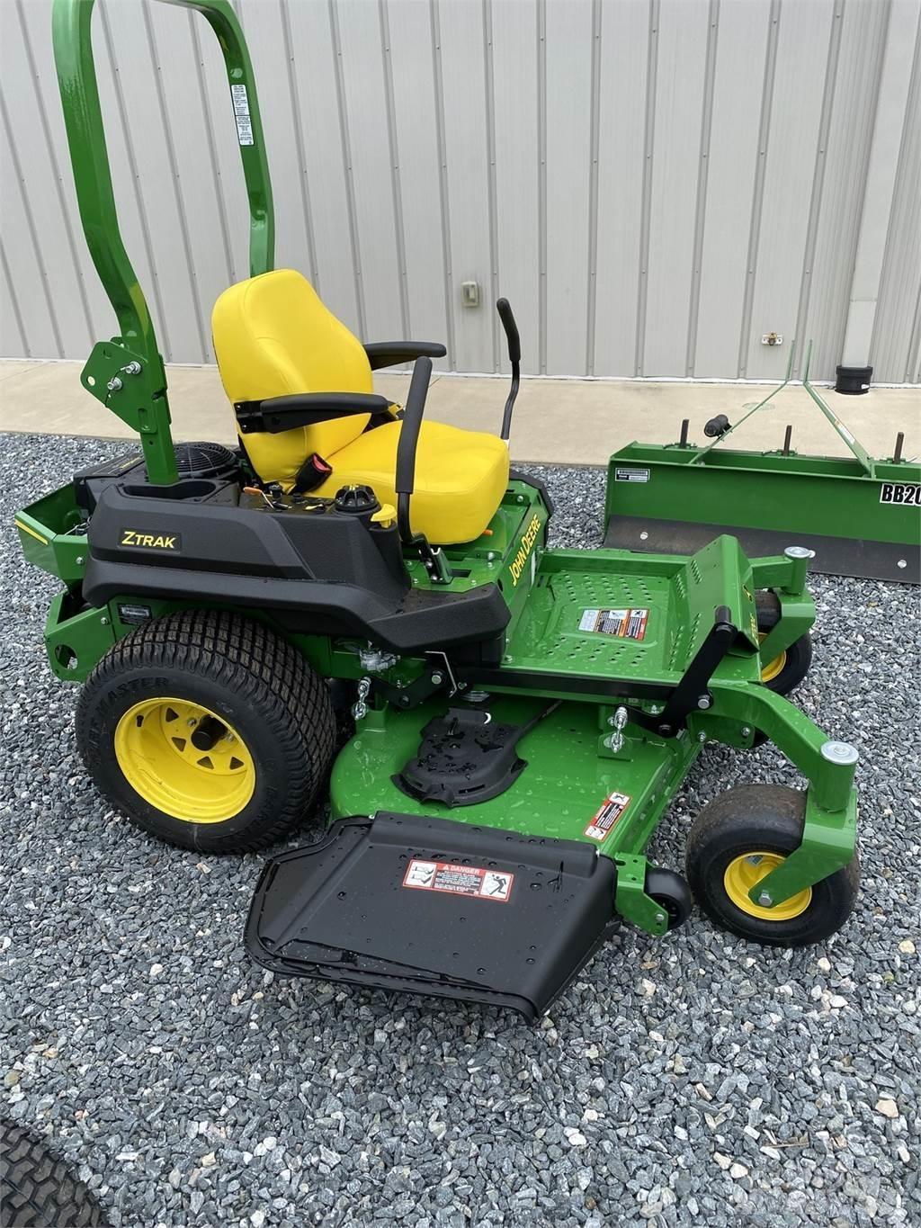 John Deere Z720E Косачки без радиус на завъртане