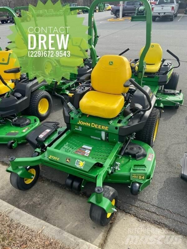 John Deere Z720E Косачки без радиус на завъртане
