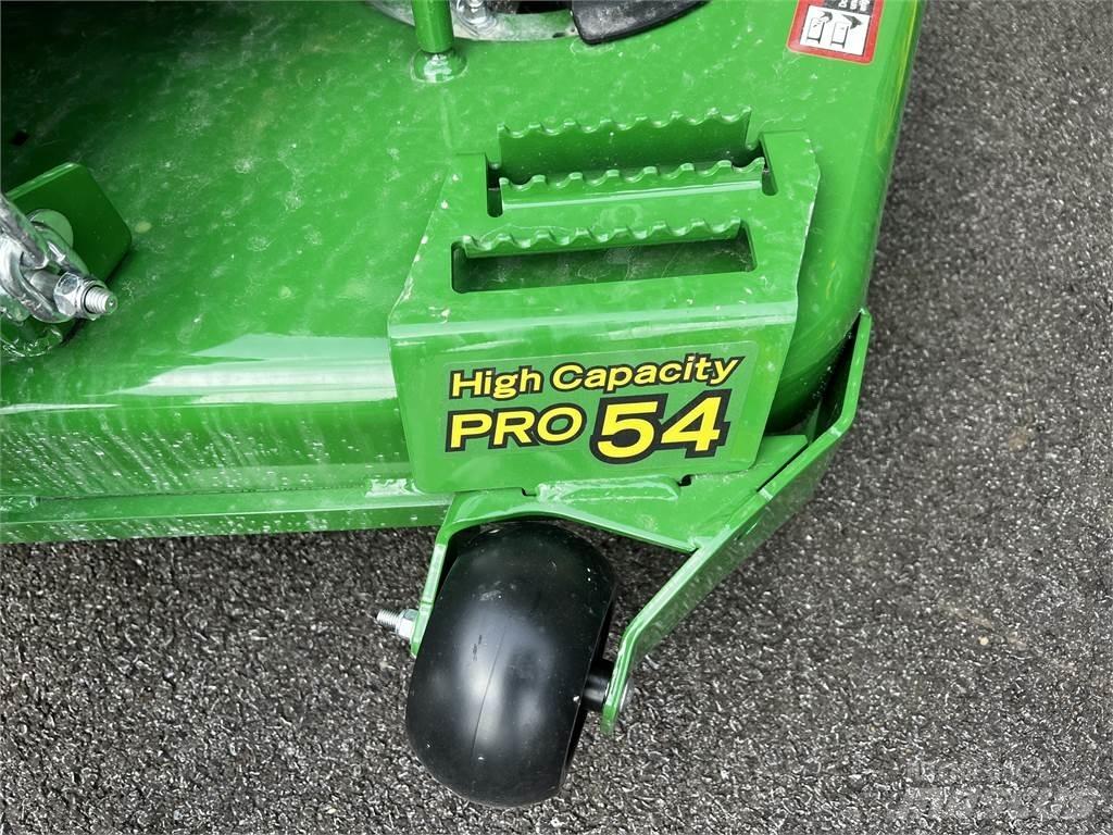 John Deere Z720E Косачки без радиус на завъртане