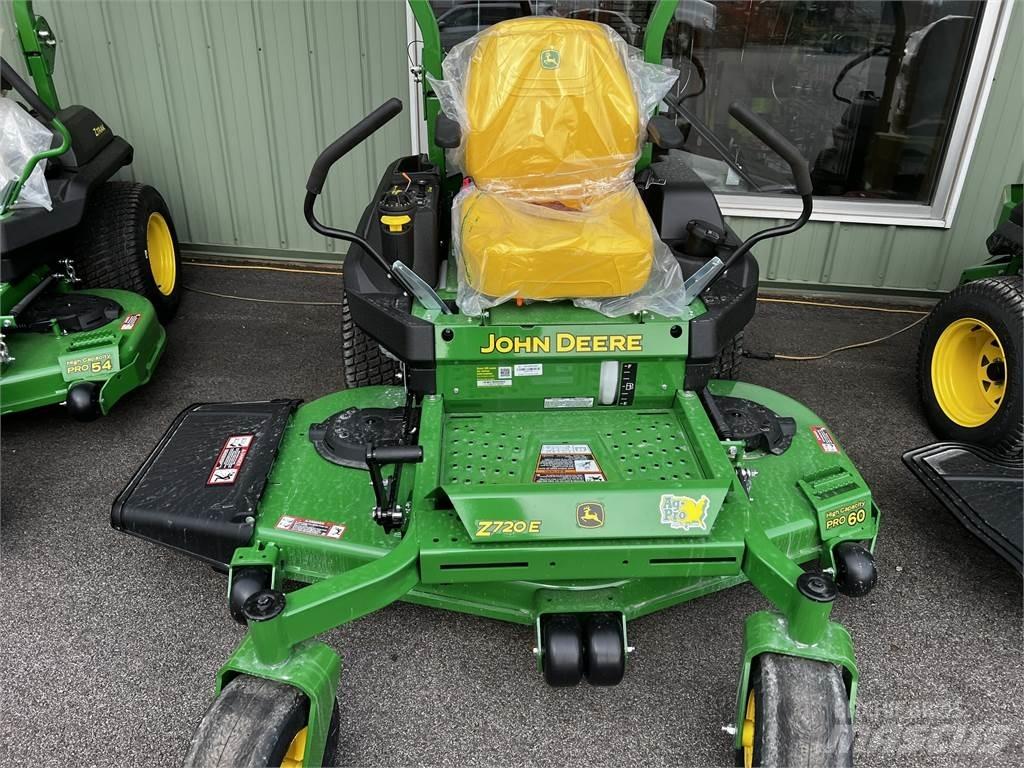 John Deere Z720E Косачки без радиус на завъртане