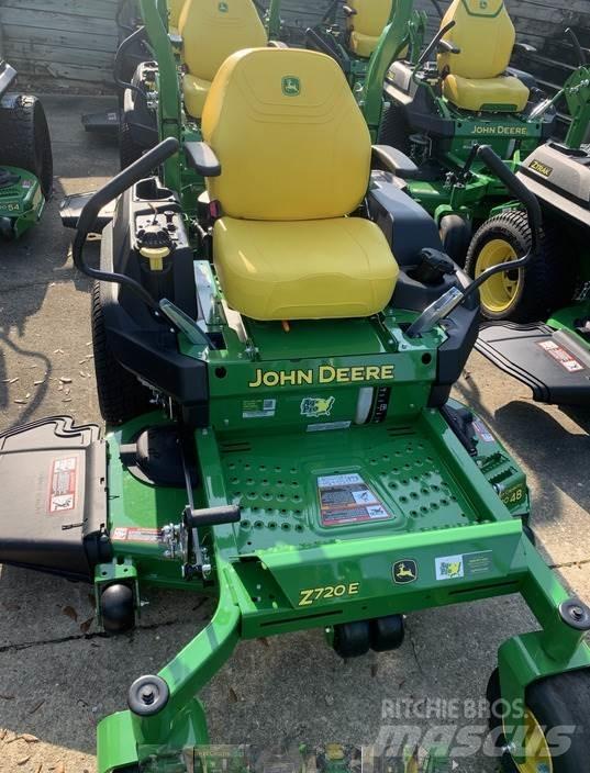 John Deere Z720E Косачки без радиус на завъртане