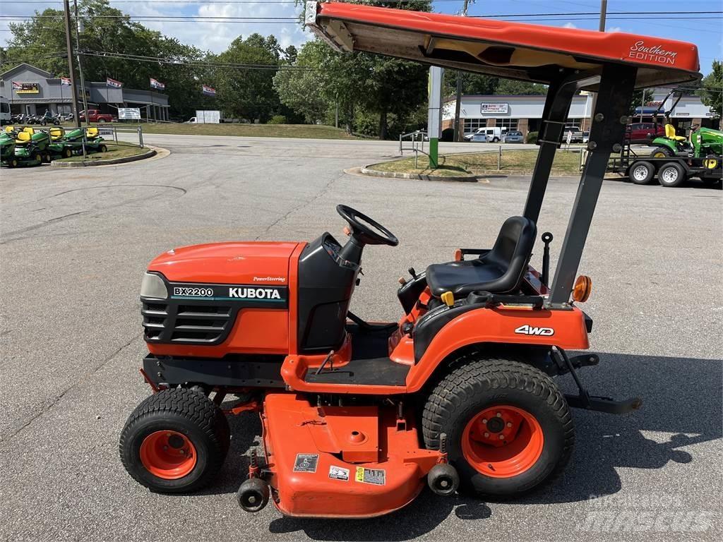 Kubota BX2200 Компактни трактори