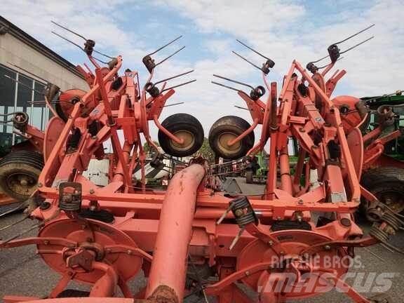 Kuhn GF 7702 Гребла и сенообръщачки