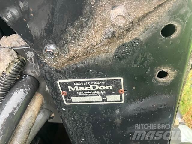 MacDon FD70 Аксесоари  за комбайни