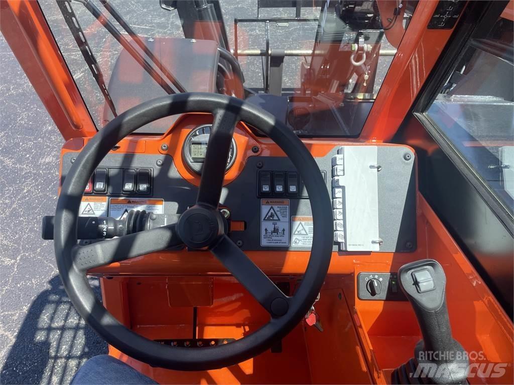 SkyTrak 10054 Телескопични товарачи