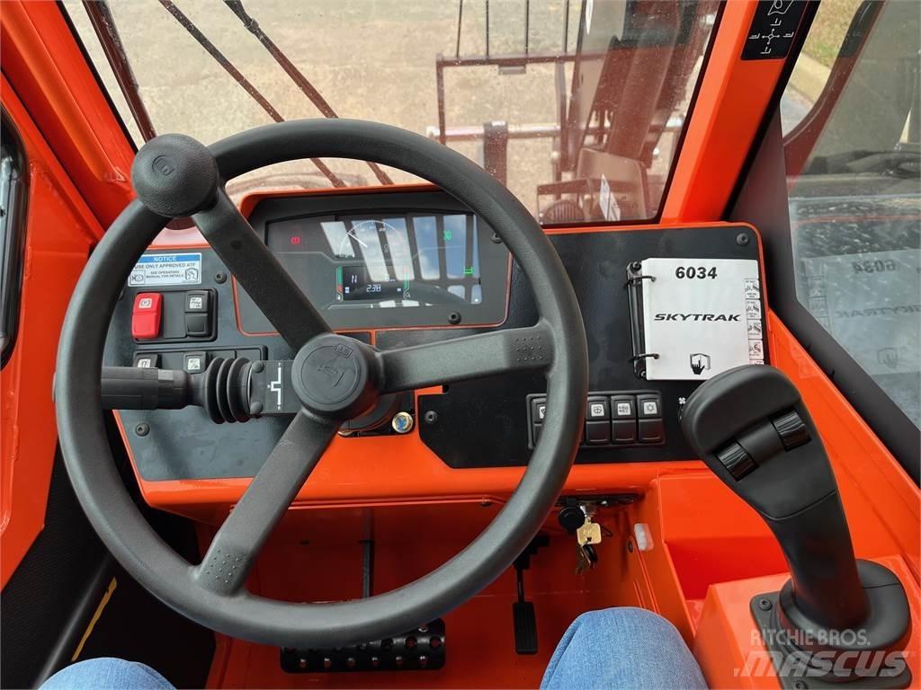 SkyTrak 6034 Телескопични товарачи