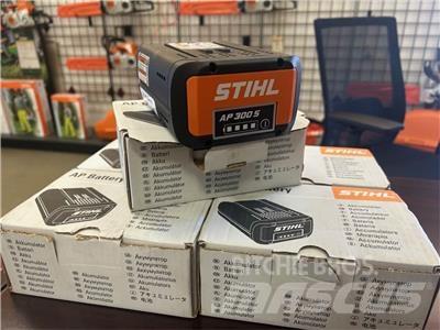Stihl AP300S Колички за голф