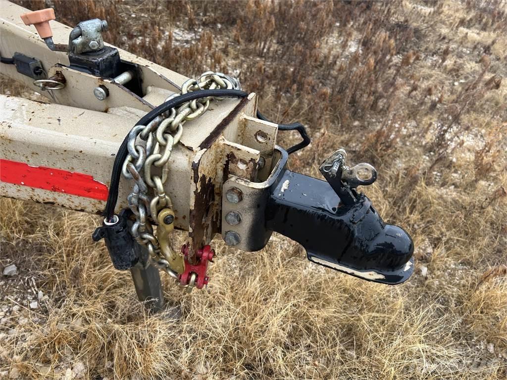 UNVERFERTH 3750 Ремаркета за зърно / силаж
