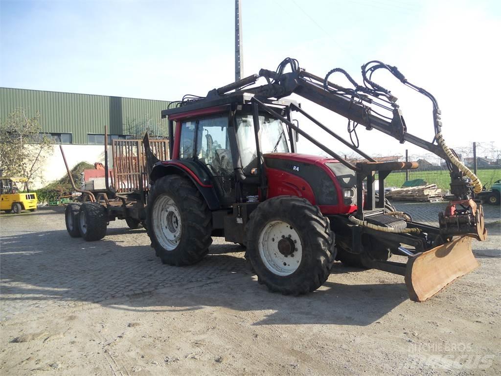 Valtra N121 Каранове и товарачи
