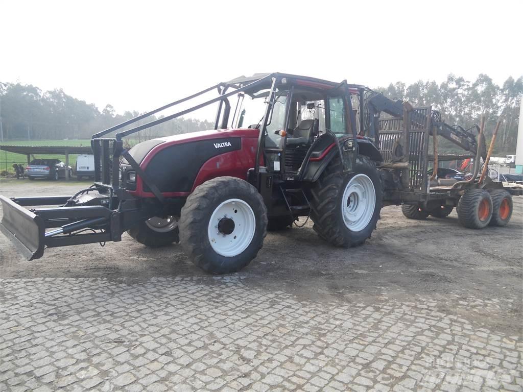 Valtra T121 Каранове и товарачи