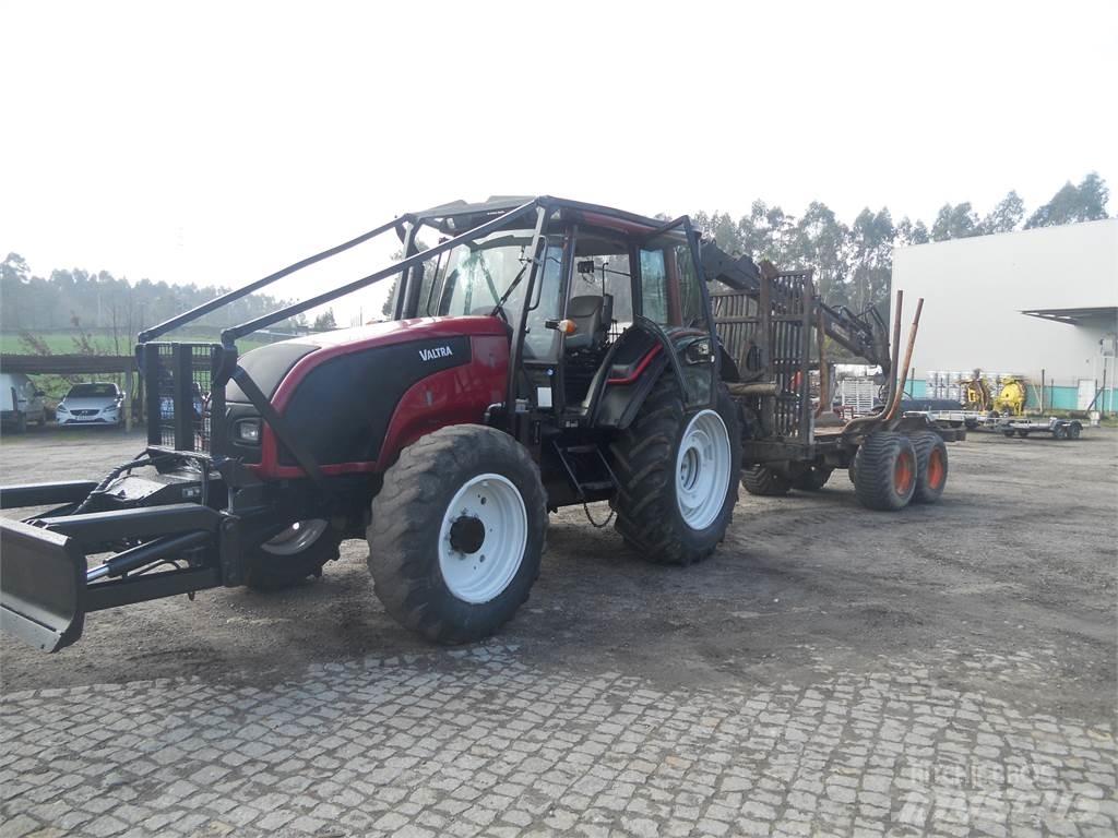Valtra T121 Каранове и товарачи