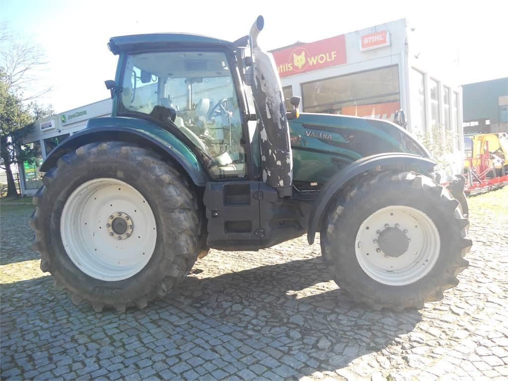Valtra T174 Трактори