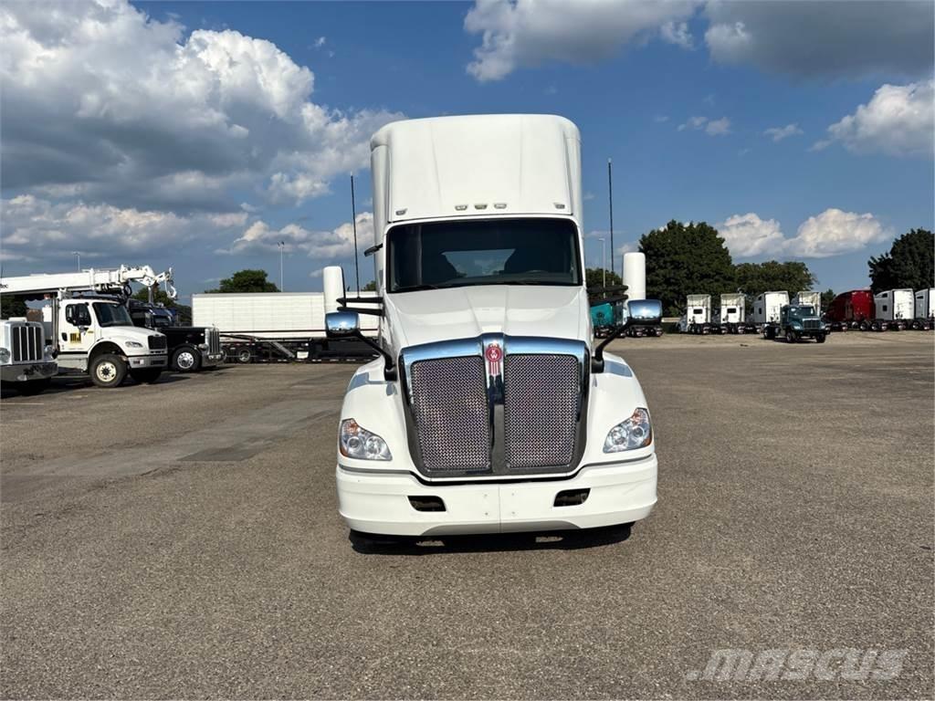 Kenworth T680 Влекачи