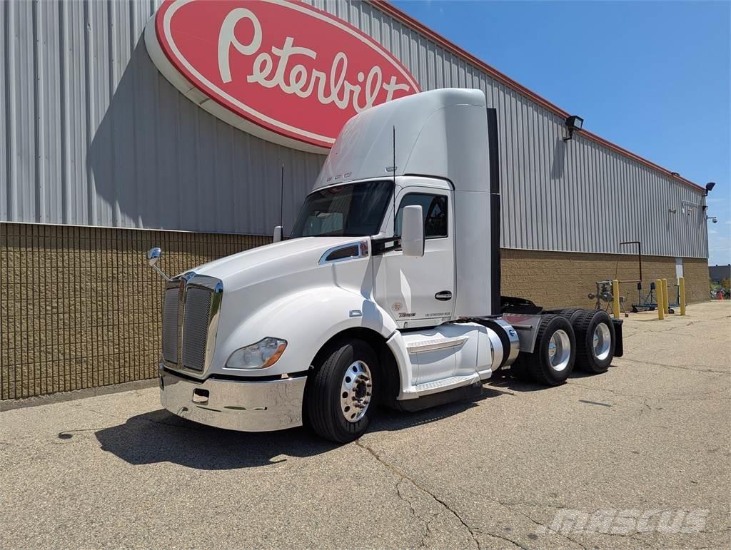 Kenworth T680 Влекачи