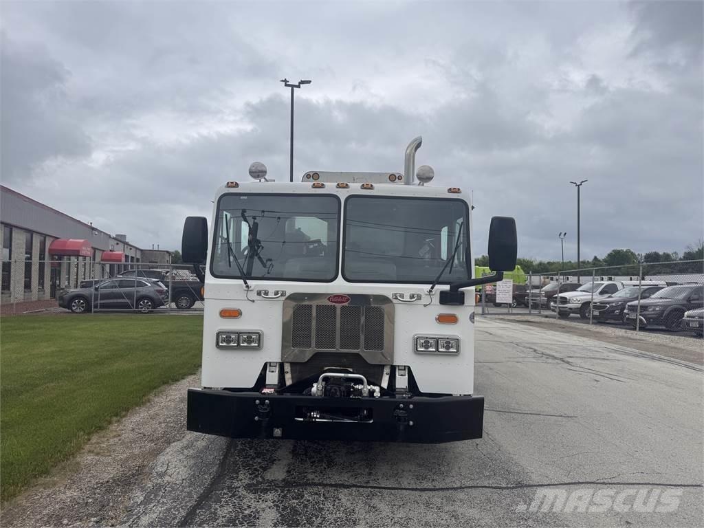 Peterbilt 320 Камиони за отпадъци
