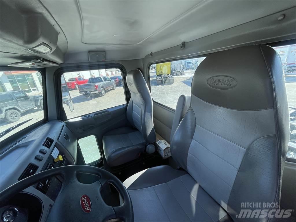 Peterbilt 337 Шаси кабини